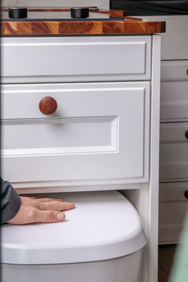 Clesana Toilette im Otto Familien Van